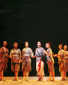 上海戲曲藝術中心北京新劇目展演 上海淮劇團 革命歷史淮劇《八女投江》